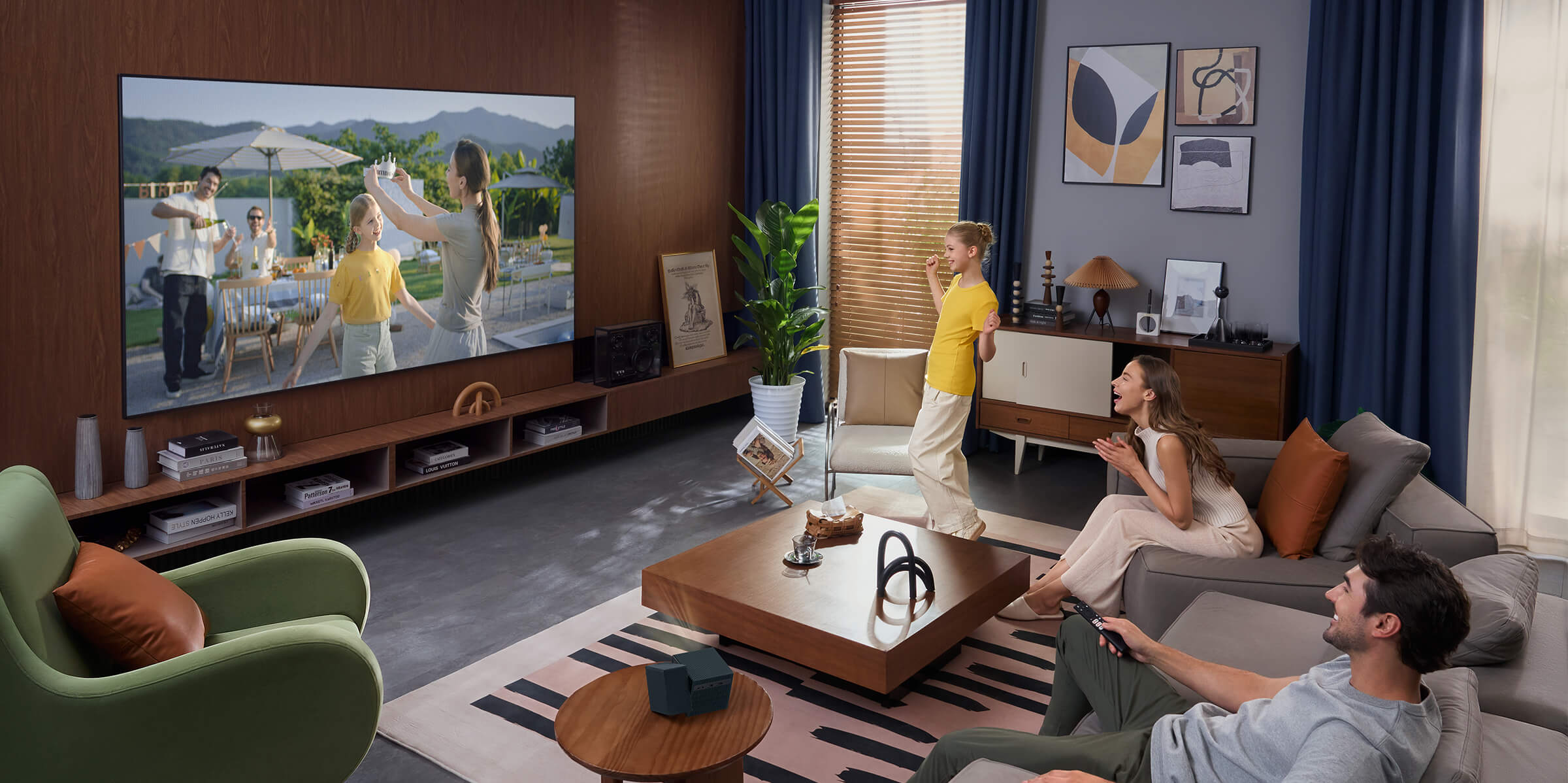 TCL PlayCube Projector can be used for the Living Room