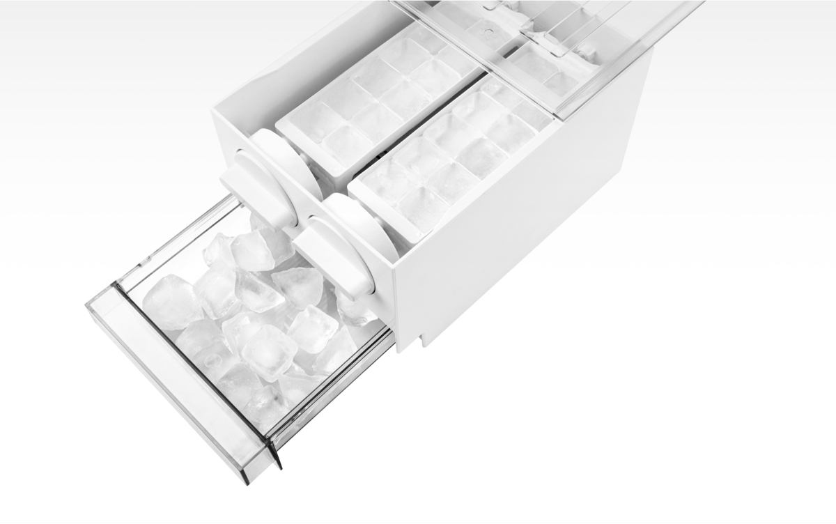 TCL Bottom Mount Refrigerator P417BF Twist Ice Maker