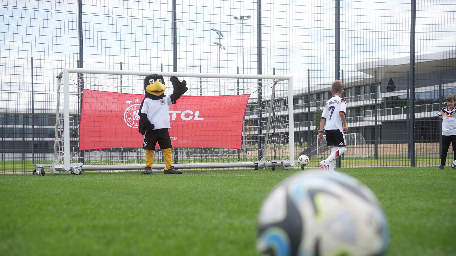 Trainieren wie die Profis: TCL und der DFB bringen beim Kids Camp ihre Partnerschaft auf den Platz