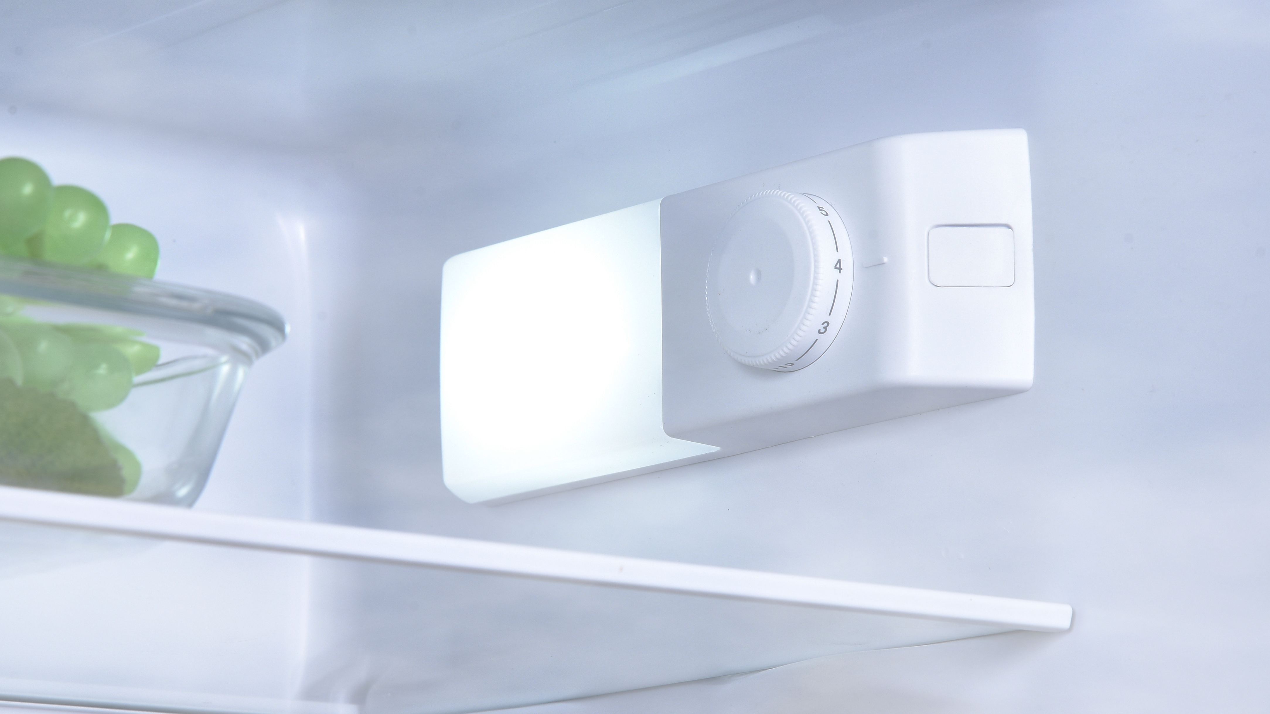 庫内LED照明/温度調節可能