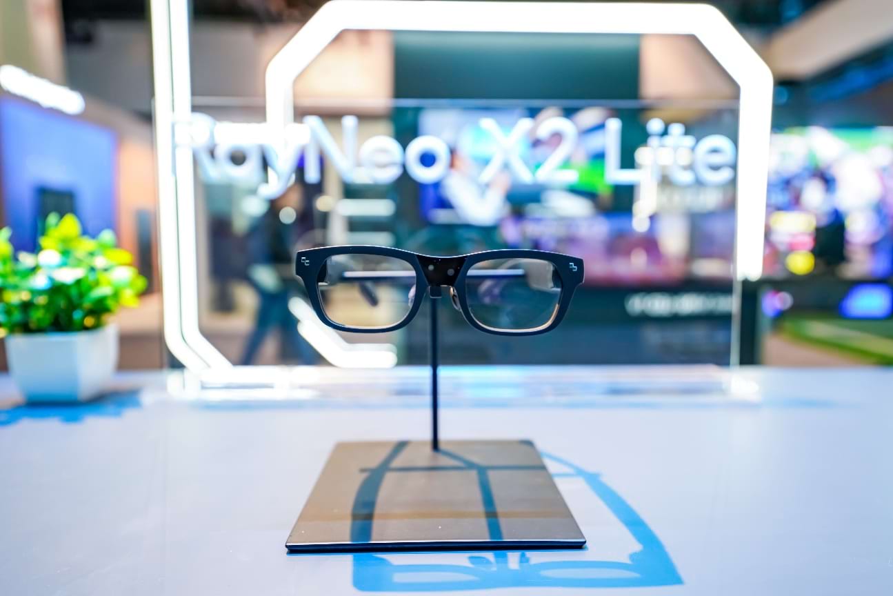 CES 2024―TCLが世界最大の115インチQD-Mini LEDテレビを初披露