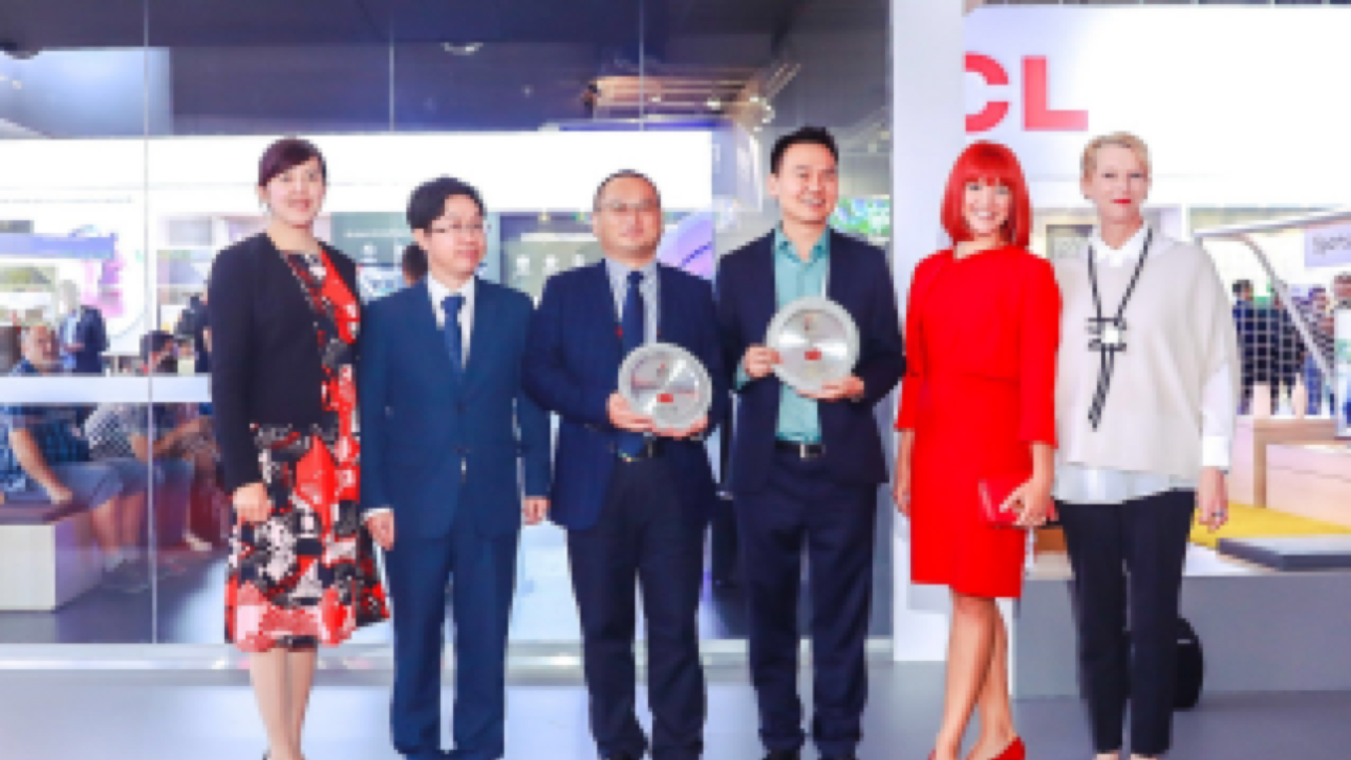 TCL получает престижную награду за технологии отображения на IFA 2018